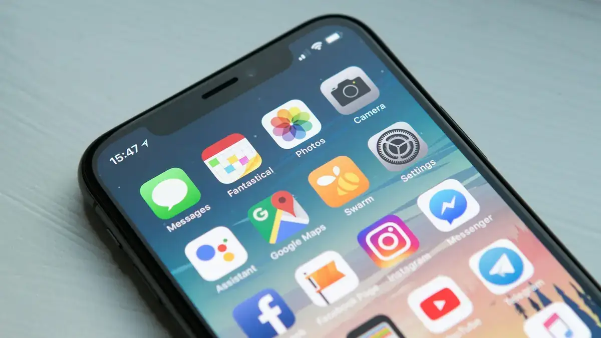 Tampilan website responsif di smartphone dan tablet