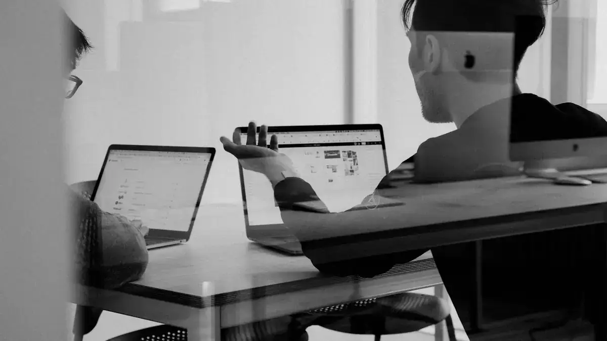 Grafik pertumbuhan penjualan bisnis online melalui website