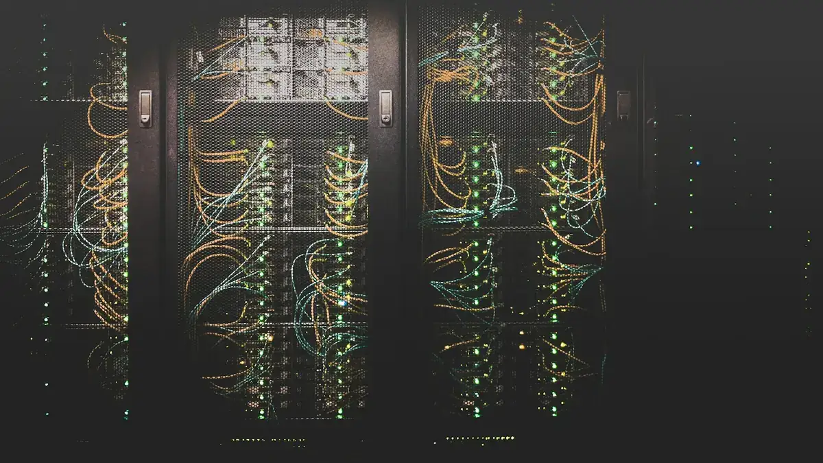 Server hosting dan infrastruktur cloud untuk website